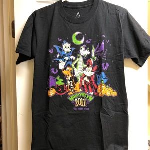 Disney Parks 2017 Halloween Shirt size S